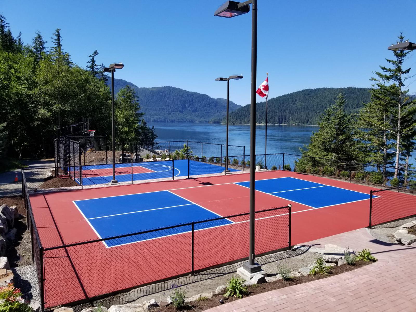 Nâng cấp sân bóng rổ - pickleball với 7 lớp sơn có 10% Hạt Cao Su TopSports trên nền ciment